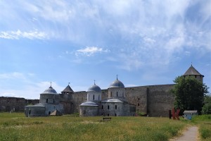 Территория внутри крепости Ивангород